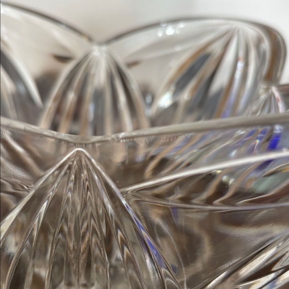 Elegant Clear Crystal Bowl - Picture 2 of 3